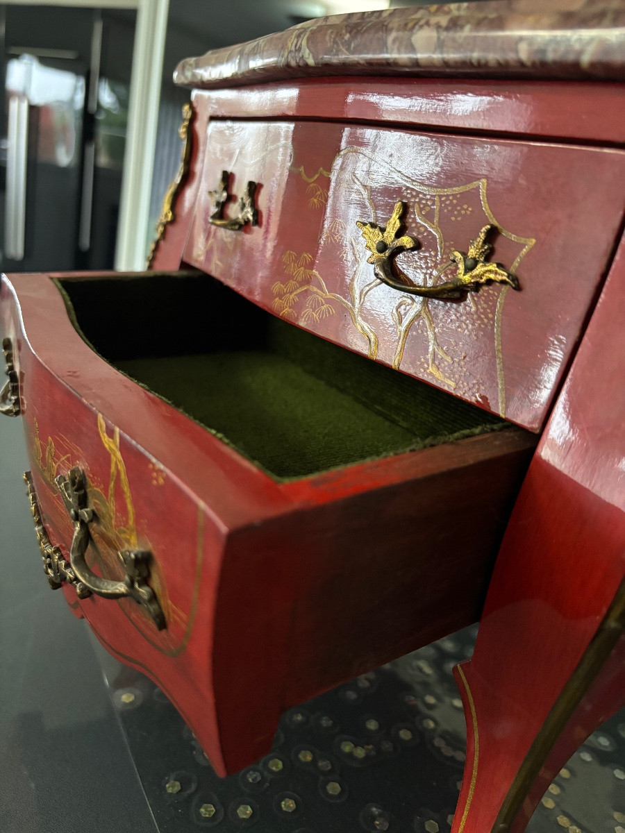 Red Lacquer Master's Chest Of Drawers With Japanese Decor -photo-2