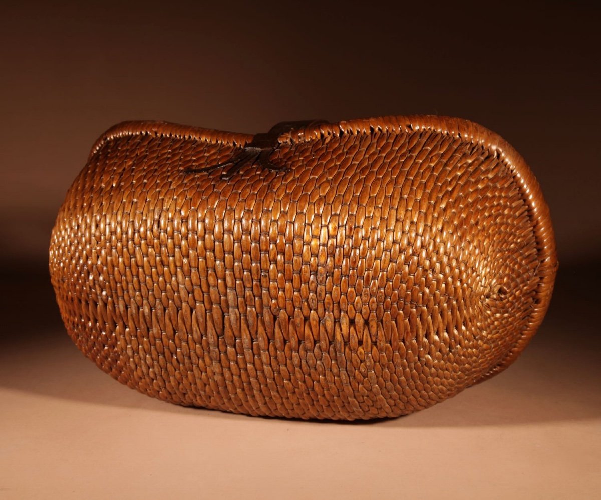Original Woven Chinese Reed Basket.-photo-1