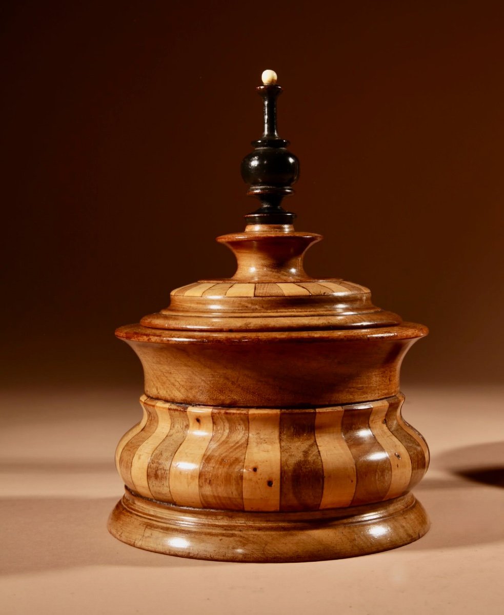 Treen, Tobacco Interest, A Set Of A Mahogany Coopered Pipe Stand And Its Coopered Mahogany Toba-photo-2