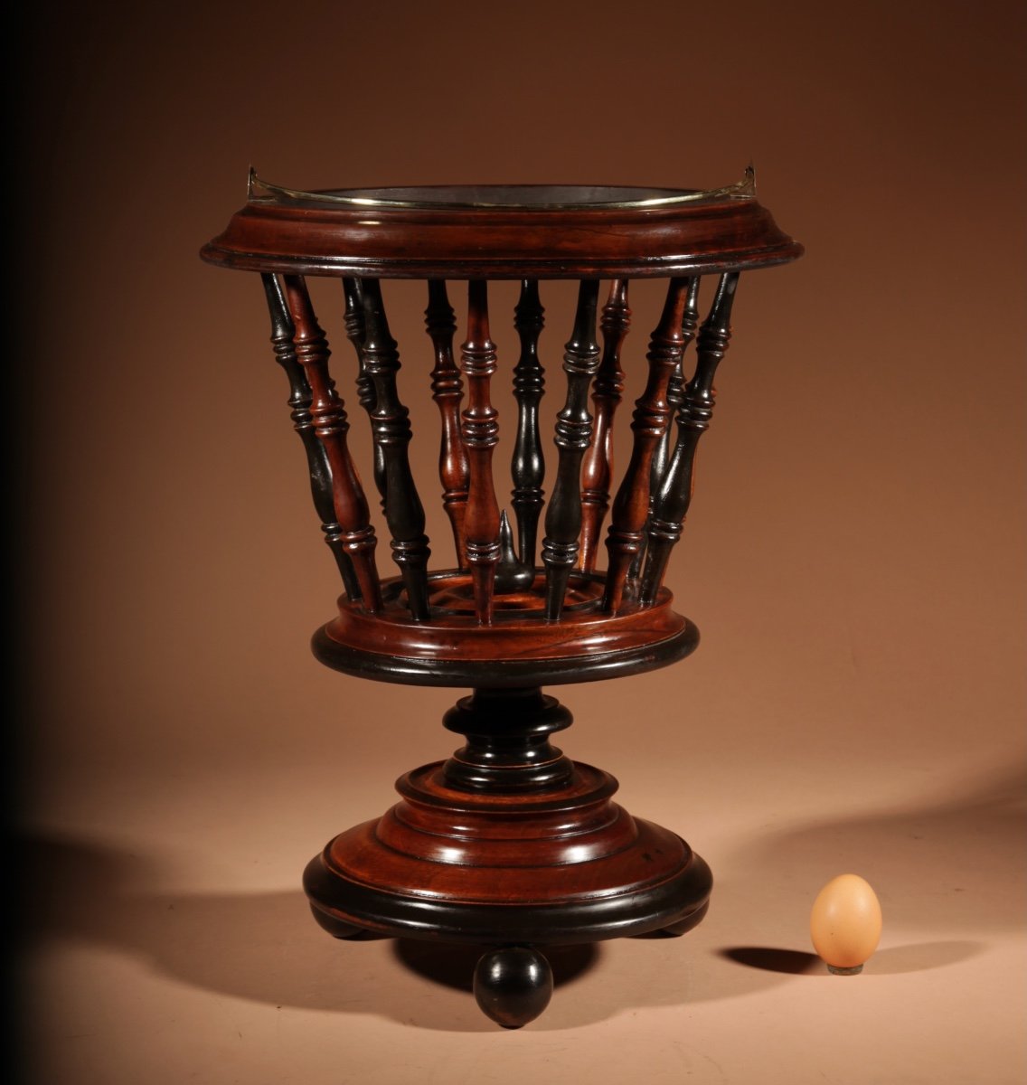 A Beautiful Walnut And Ebonised Tea Stove Bucket/planter/peat Bucket Planter.-photo-2