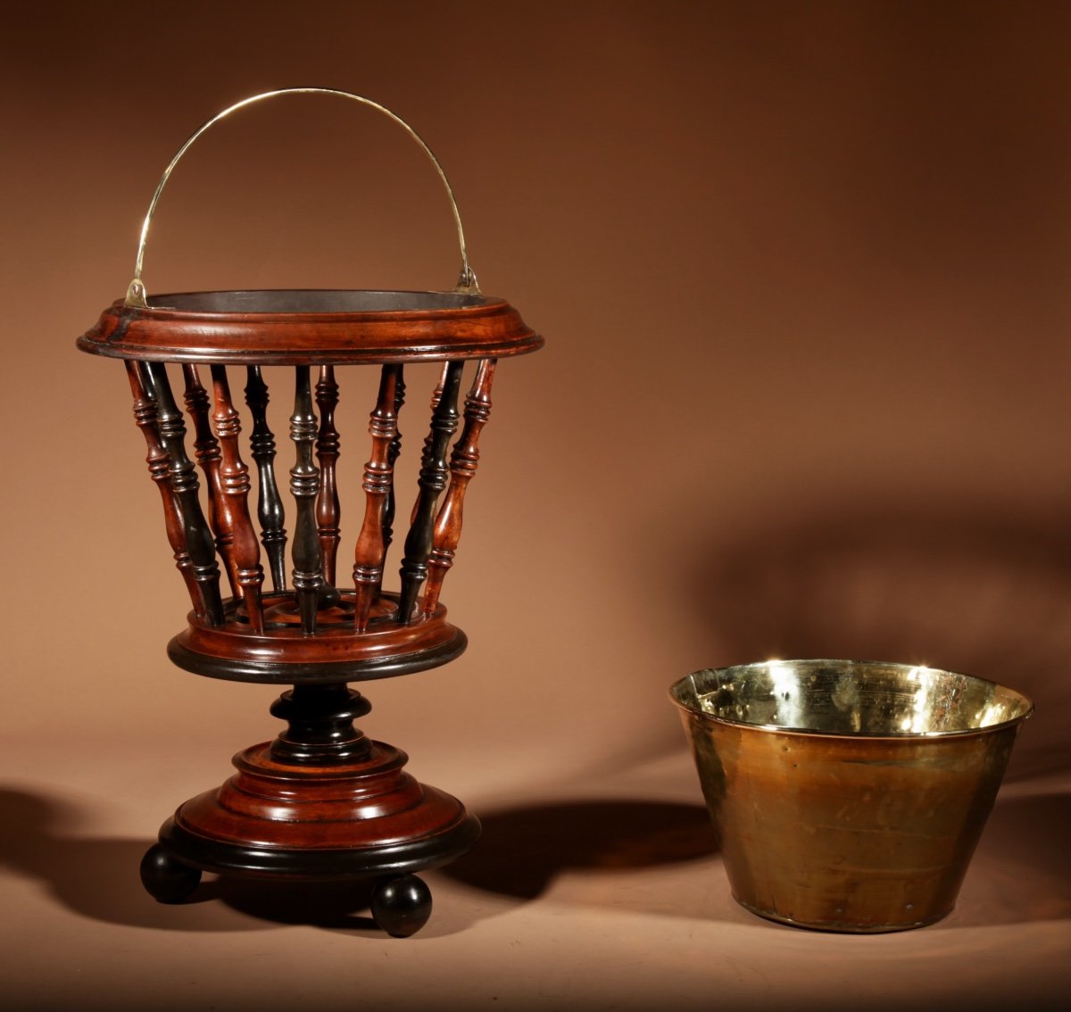 A Beautiful Walnut And Ebonised Tea Stove Bucket/planter/peat Bucket Planter.-photo-4