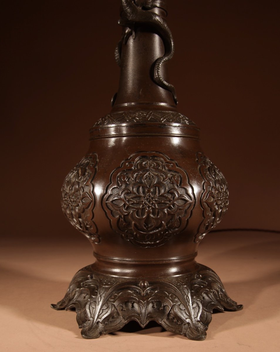 A French Original Patinated White Metal Table Lamp In The Chinese Taste.-photo-2