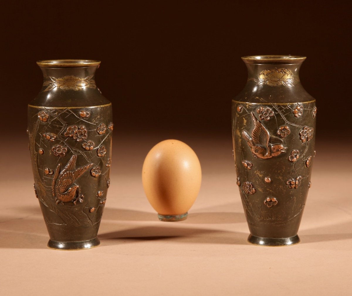 A Pair Of Small Japanese Bronze And Copper Vases Meiji Period 1868-1912-photo-2