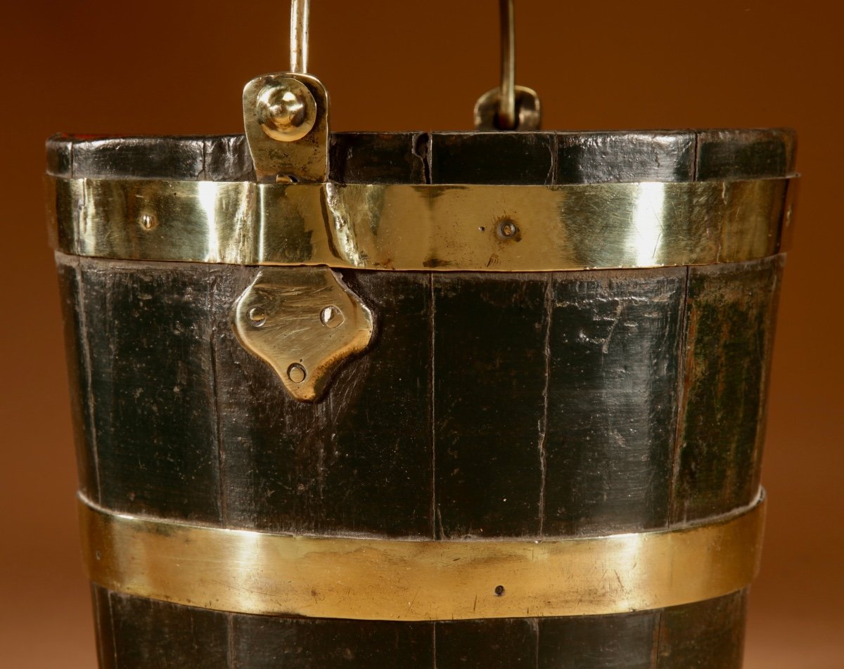 19th Century Dutch Brass Bound Oak Bucket.-photo-3