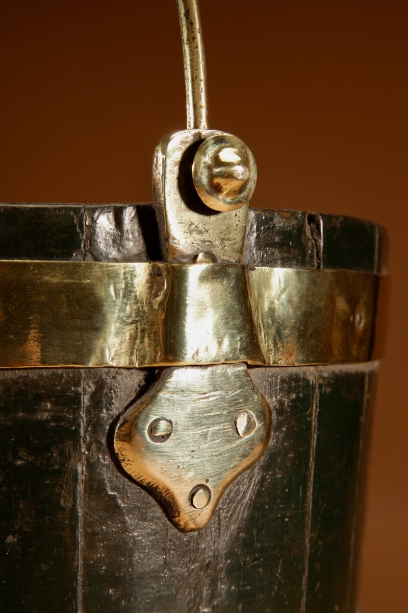 19th Century Dutch Brass Bound Oak Bucket.-photo-4