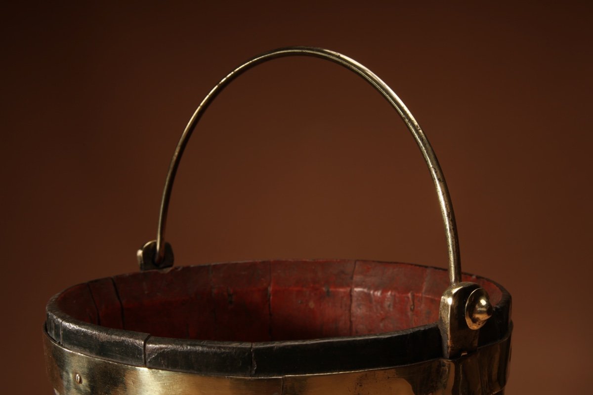 19th Century Dutch Brass Bound Oak Bucket.-photo-2