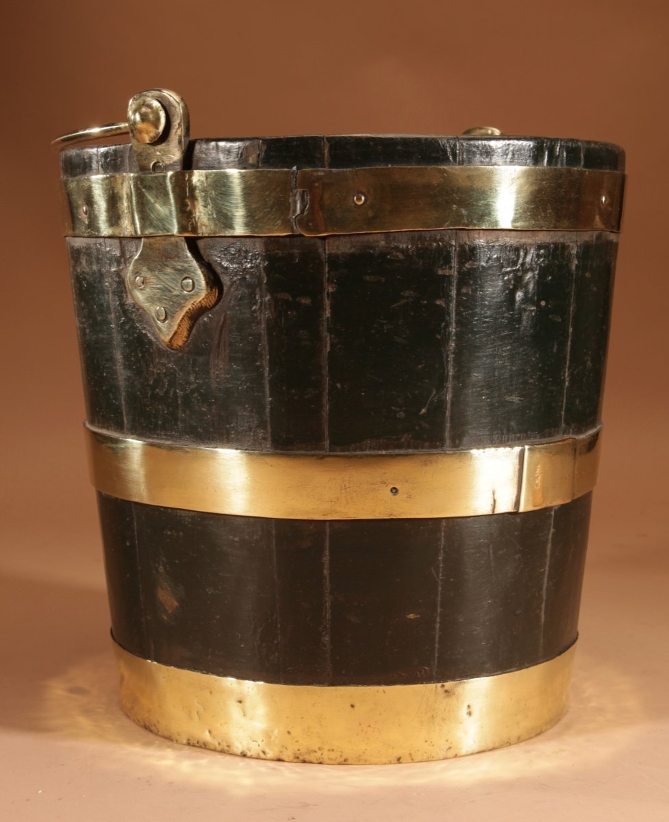 19th Century Dutch Brass Bound Oak Bucket.-photo-4