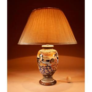 Very Decorative Japanese Satsuma Table Lamp.