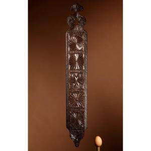 Early Dated 1661 Fine Oak Chip Carved Dutch Mangle Board.