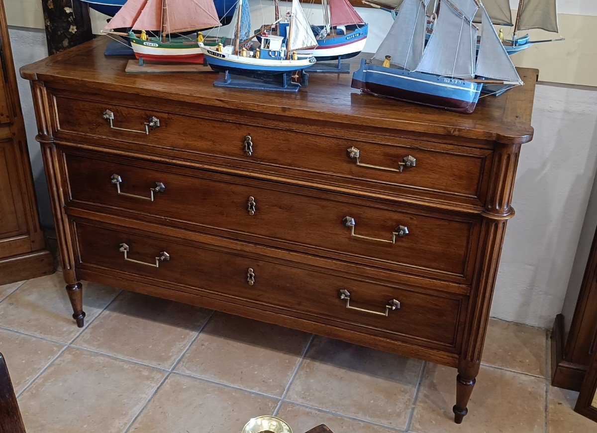 Louis XVI Commode In Walnut, Late 18th Early 19th