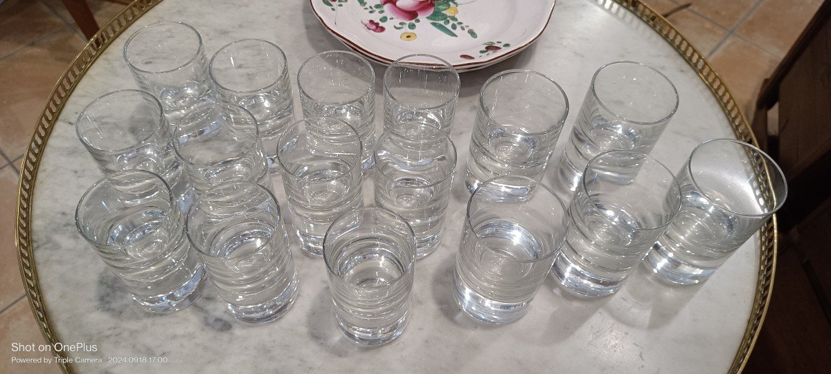 Lot De 16 Verres En Cristal De Baccarat, Modèle Tir Bar