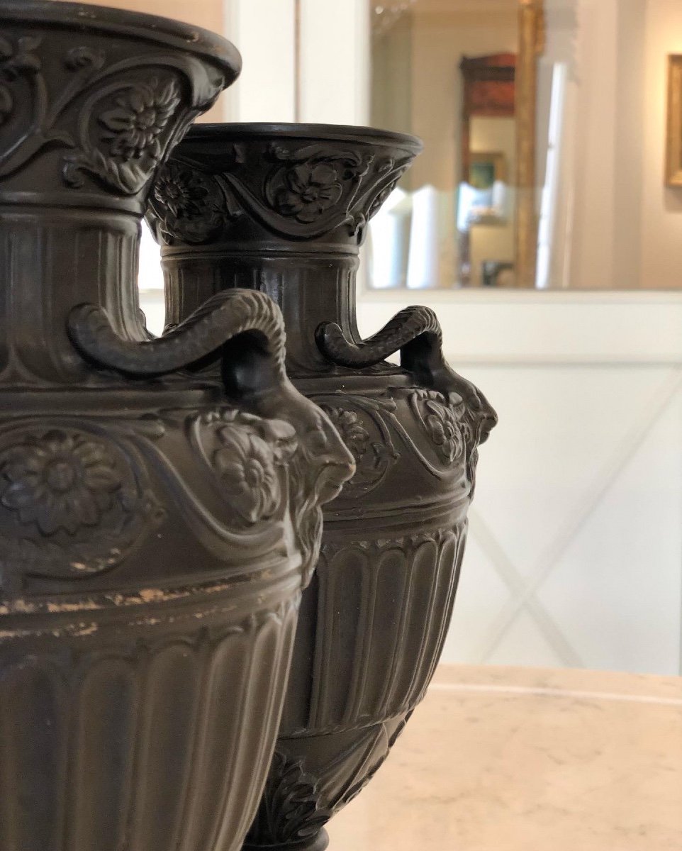 Rare Paire De Vases Néoclassiques De Bohème Du XIXe Siècle En Majolique.-photo-3