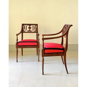 Paire De Fauteuils Néoclassiques Allemands