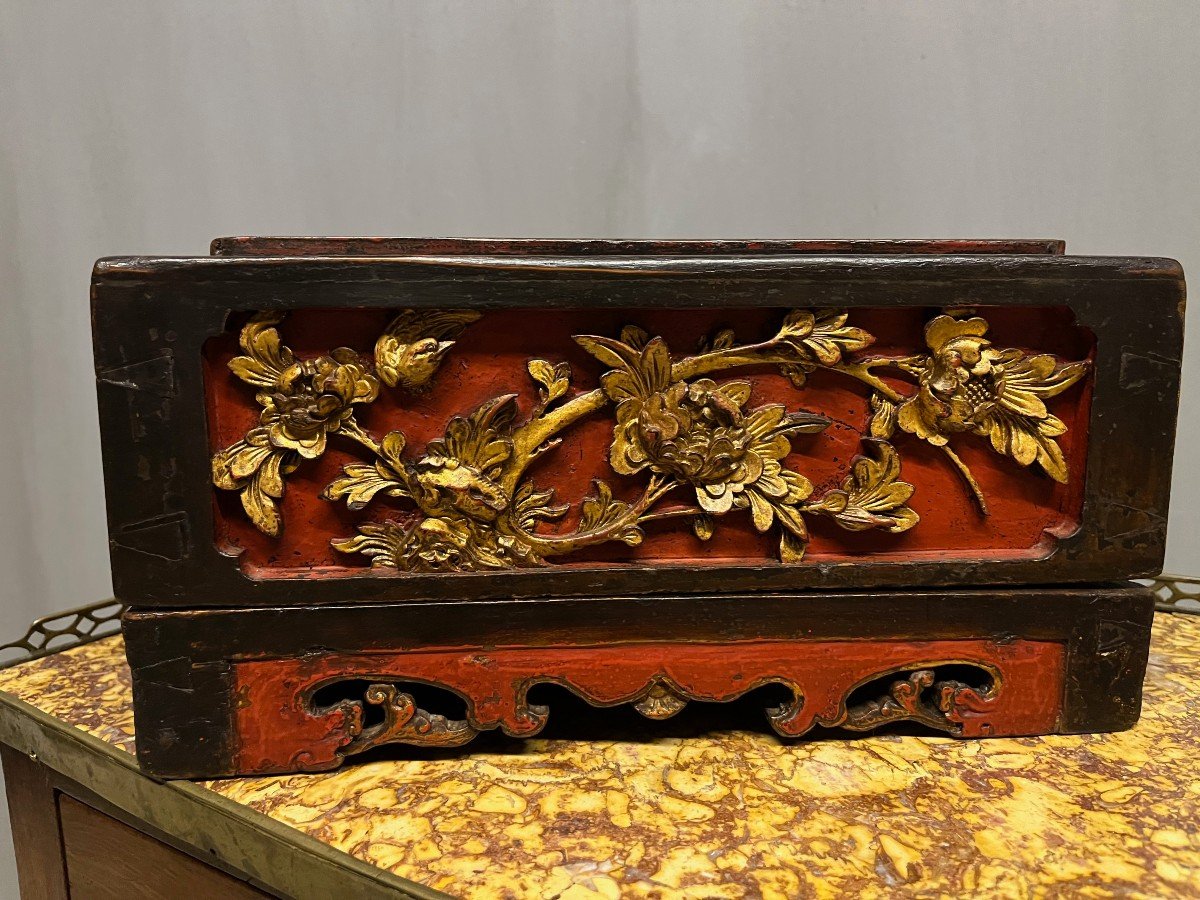 Chanab, Red Lacquered Wooden Altar Box With Gilding Base And Lid -photo-3