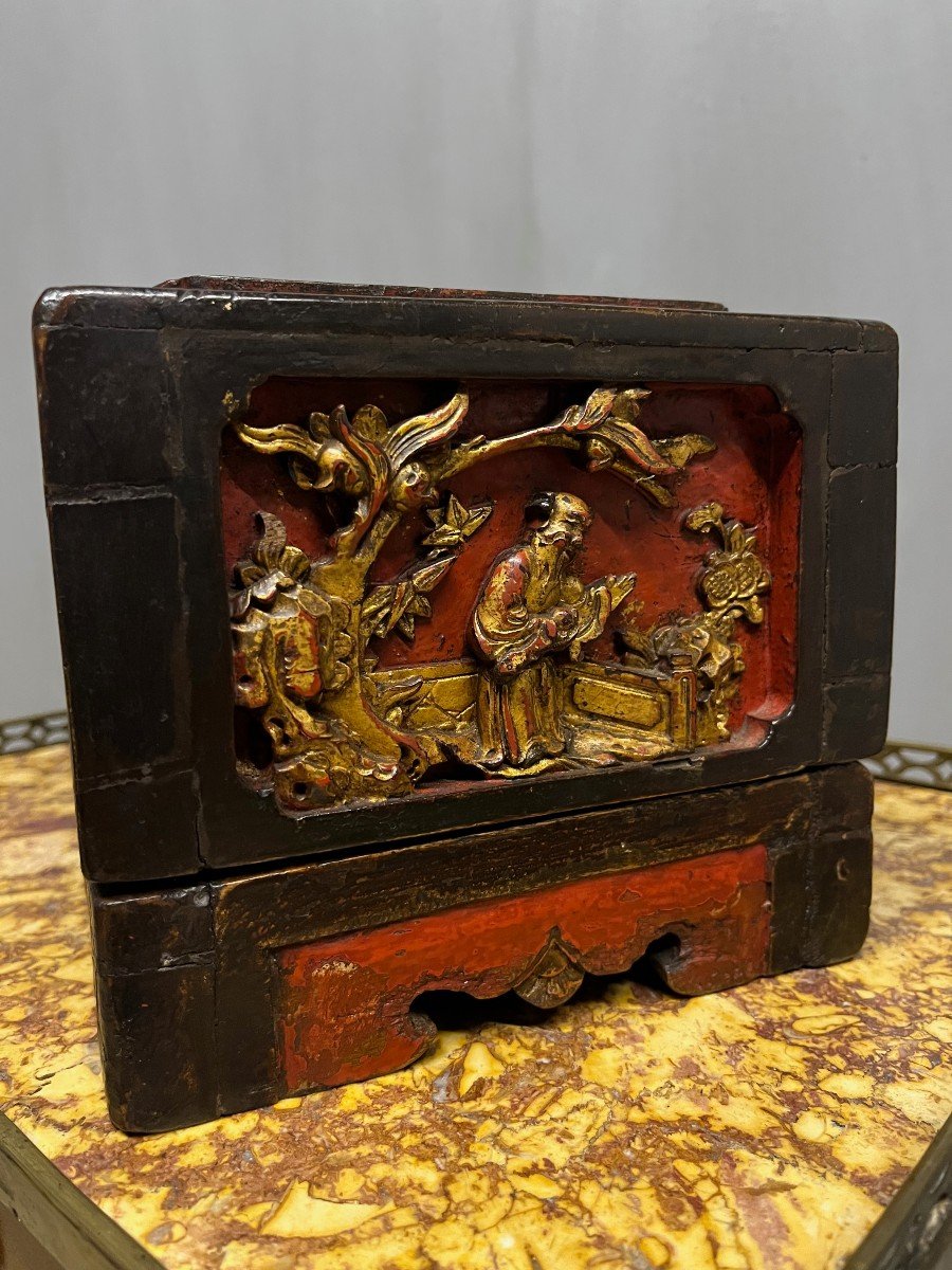 Chanab, Red Lacquered Wooden Altar Box With Gilding Base And Lid -photo-4