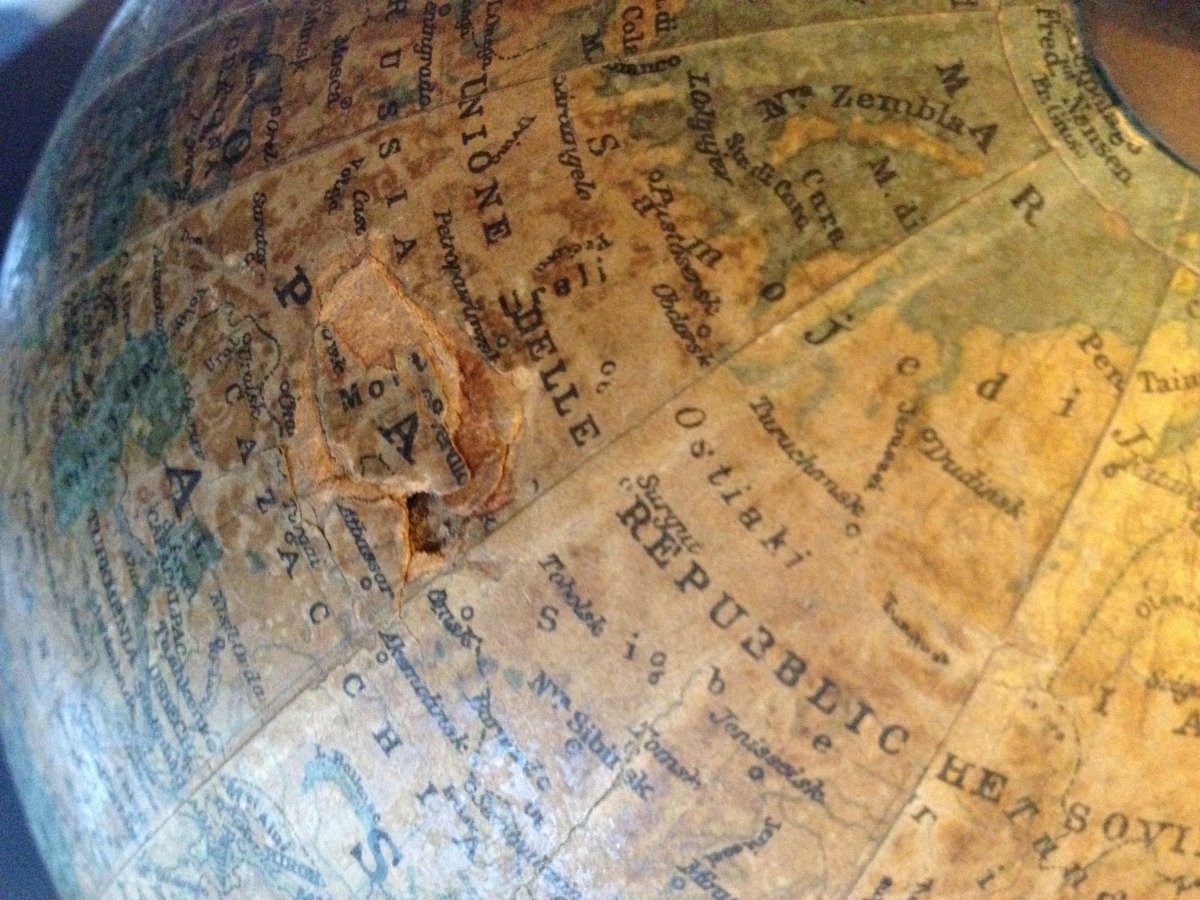 Mappemonde En Bakelite-photo-2