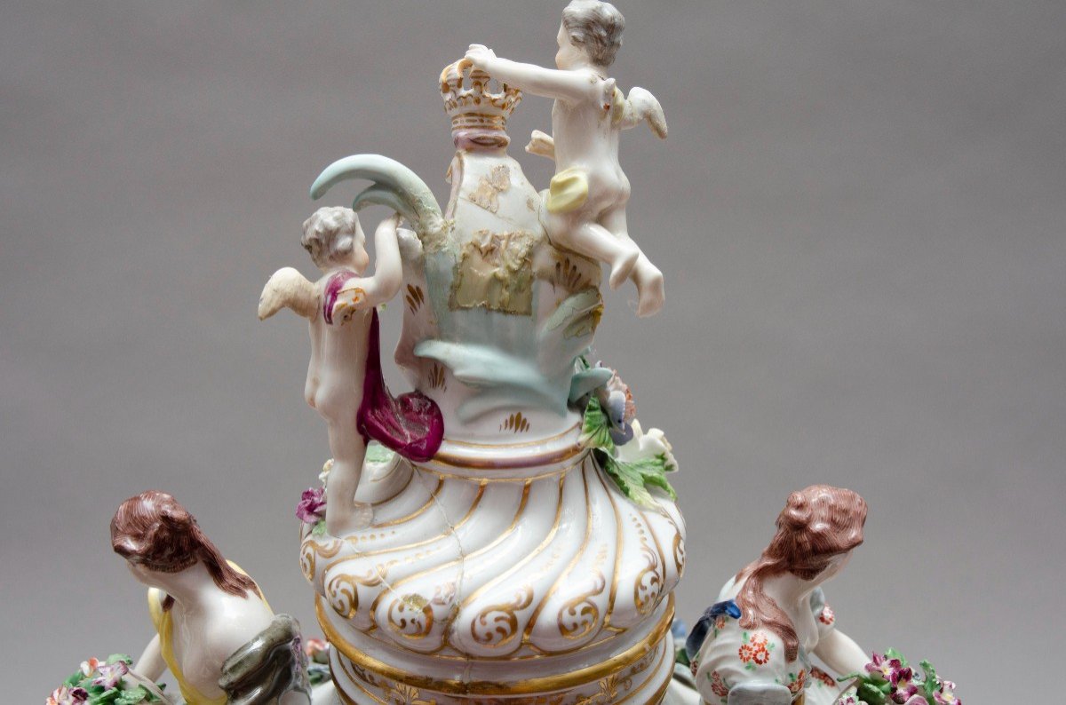 Grand Vases Balustres Couverts Sur Base, Fleurs En Relief, Porcelaine Ludwigsburg, 19e Siècle-photo-5