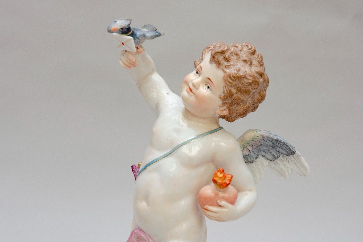 Grand "cupidon Envoyant Une Lettre d'Amour", Porcelaine De Meissen, 19e Siècle-photo-2