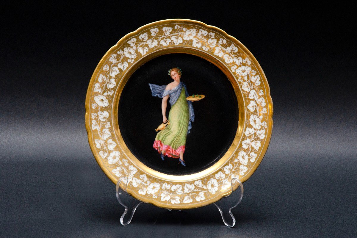 "pompeian Woman" Porcelain Plate, Paris 19th Century