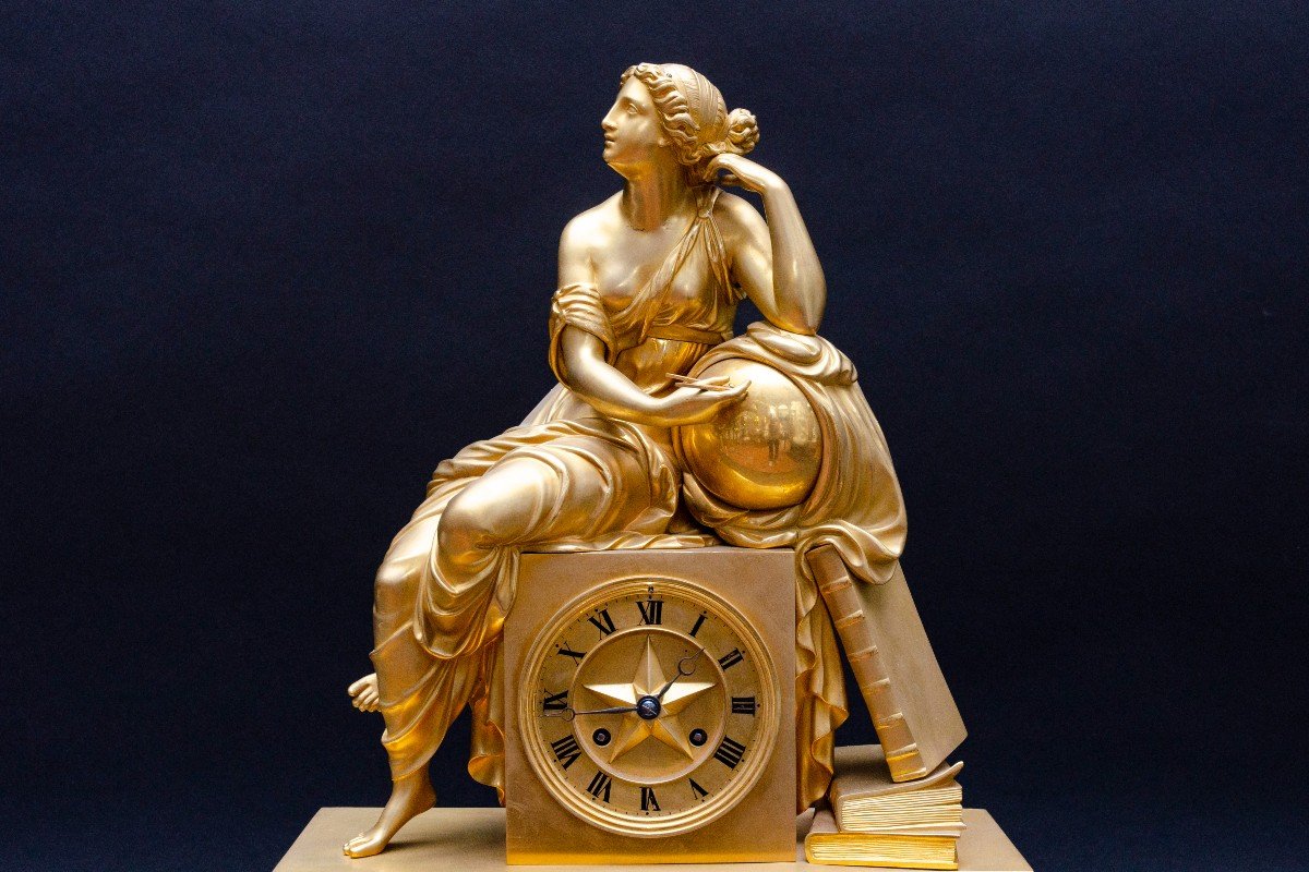 « Uranie, muse de l'Astronomie » Pendule En Bronze Doré, Paris, Vers 1830-photo-3