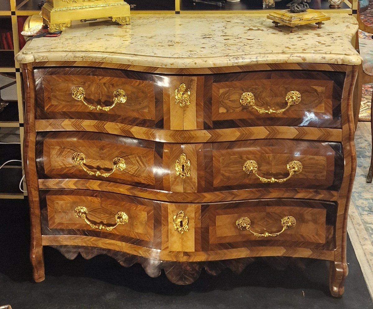 Commode époque Régence (1715) Marqueterie De Bois Indigène, Bronzés Dorés,marbres Fossiles -photo-2