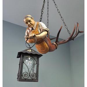 Cellar Master / Tavern Master Chandelier In Polychrome Carved Wood And Deer Antlers.