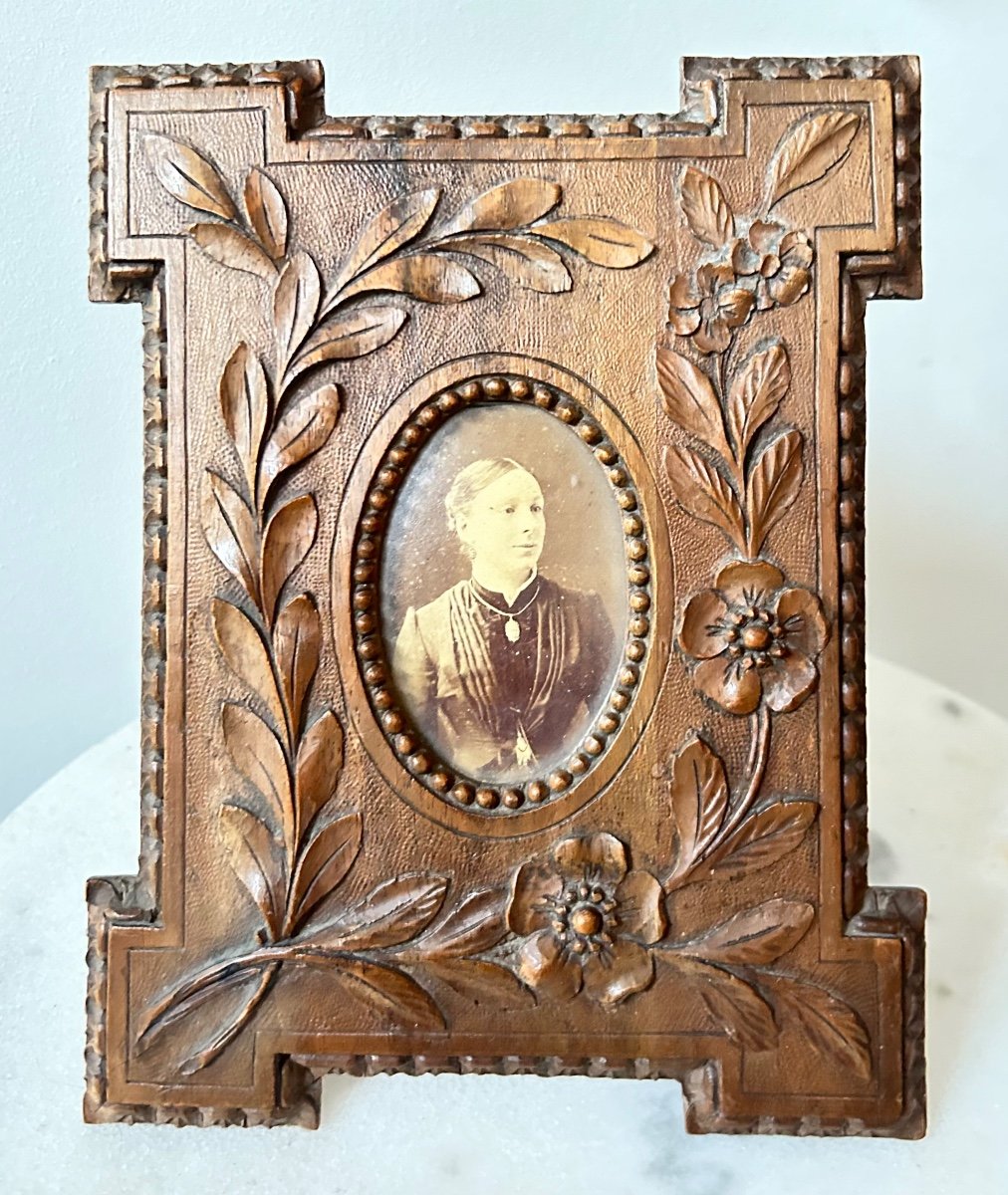 Pair Of Carved Walnut Wood Frames-photo-3