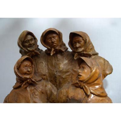 Groupe De Femmes Au Foulard - Statuaire En Terre Vernissée Signé