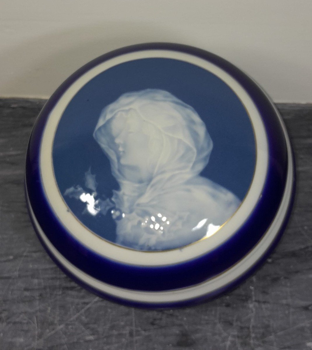 Bonbonnière En Porcelaine Camille Tharaud