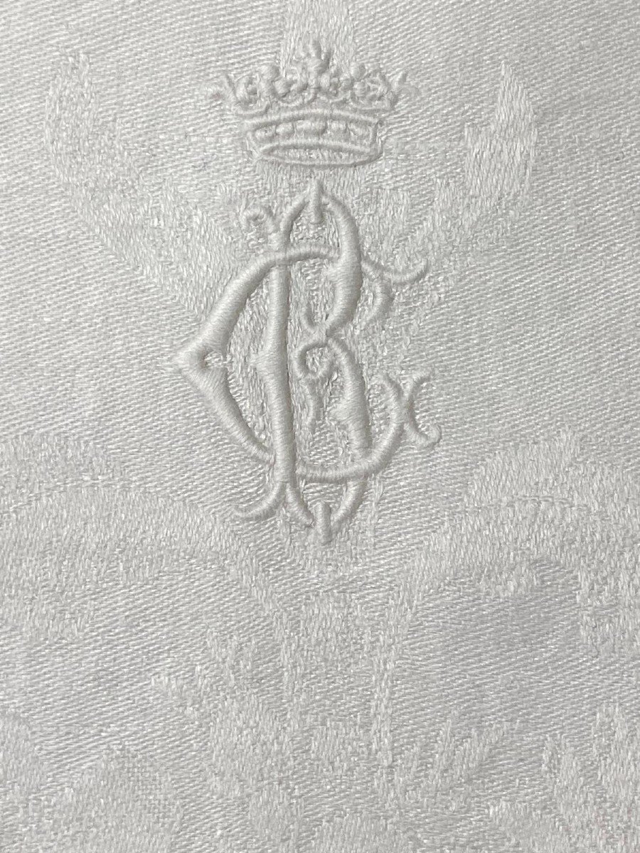 8 Monogrammed Damascus And Silk Napkins Under Marquis Crown