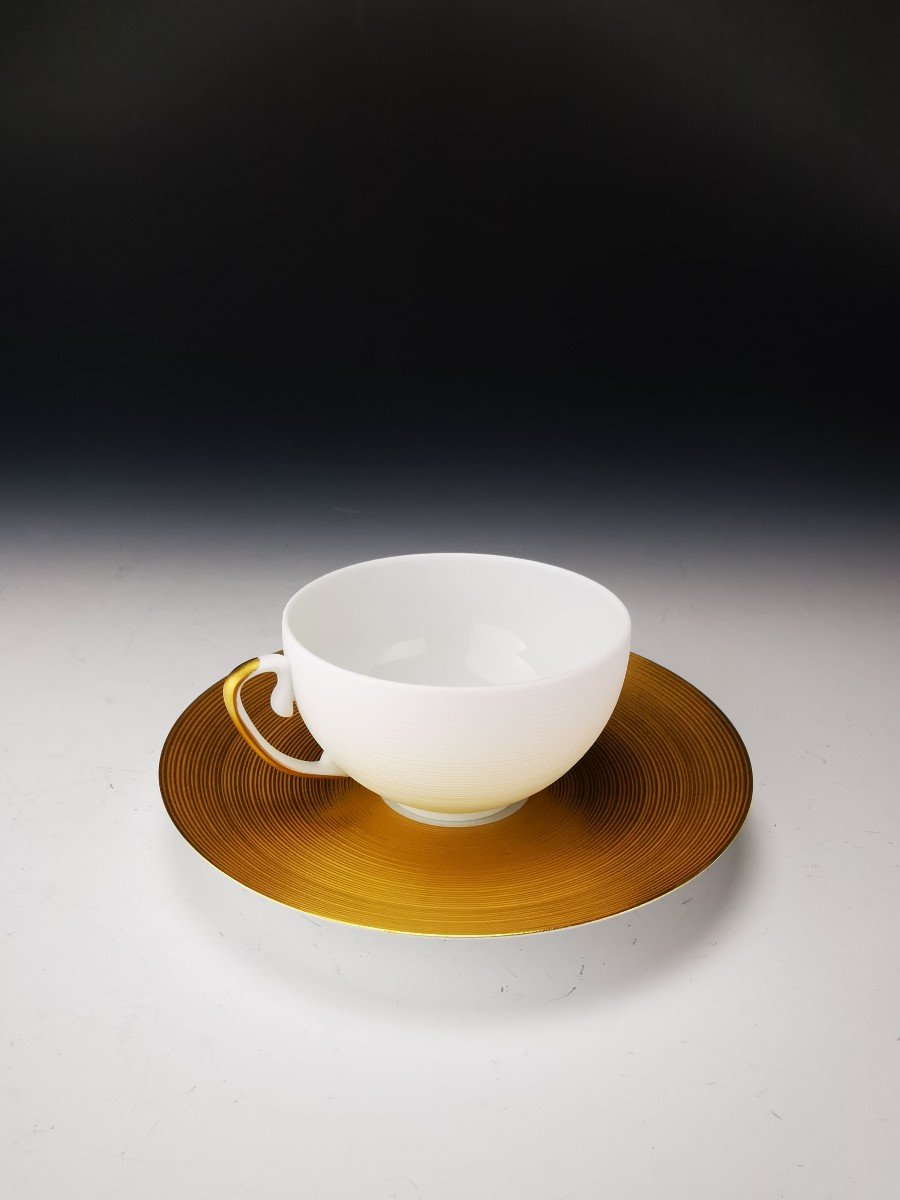 Jl Coquet - Hemisphere Collection - 2 Teacups + Gold Saucer-photo-3