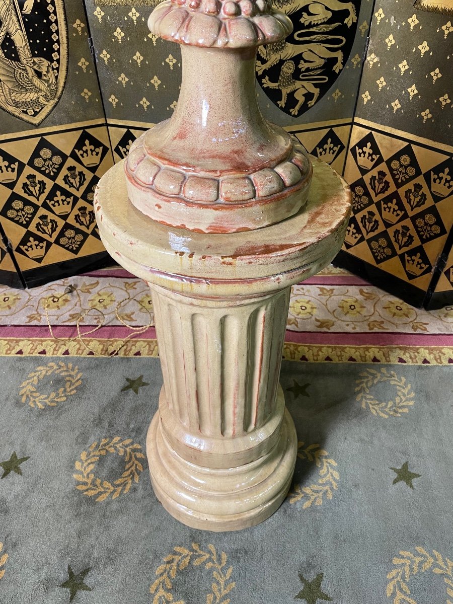 Pineapple Lamp In Terracotta On A Fluted Column-photo-2