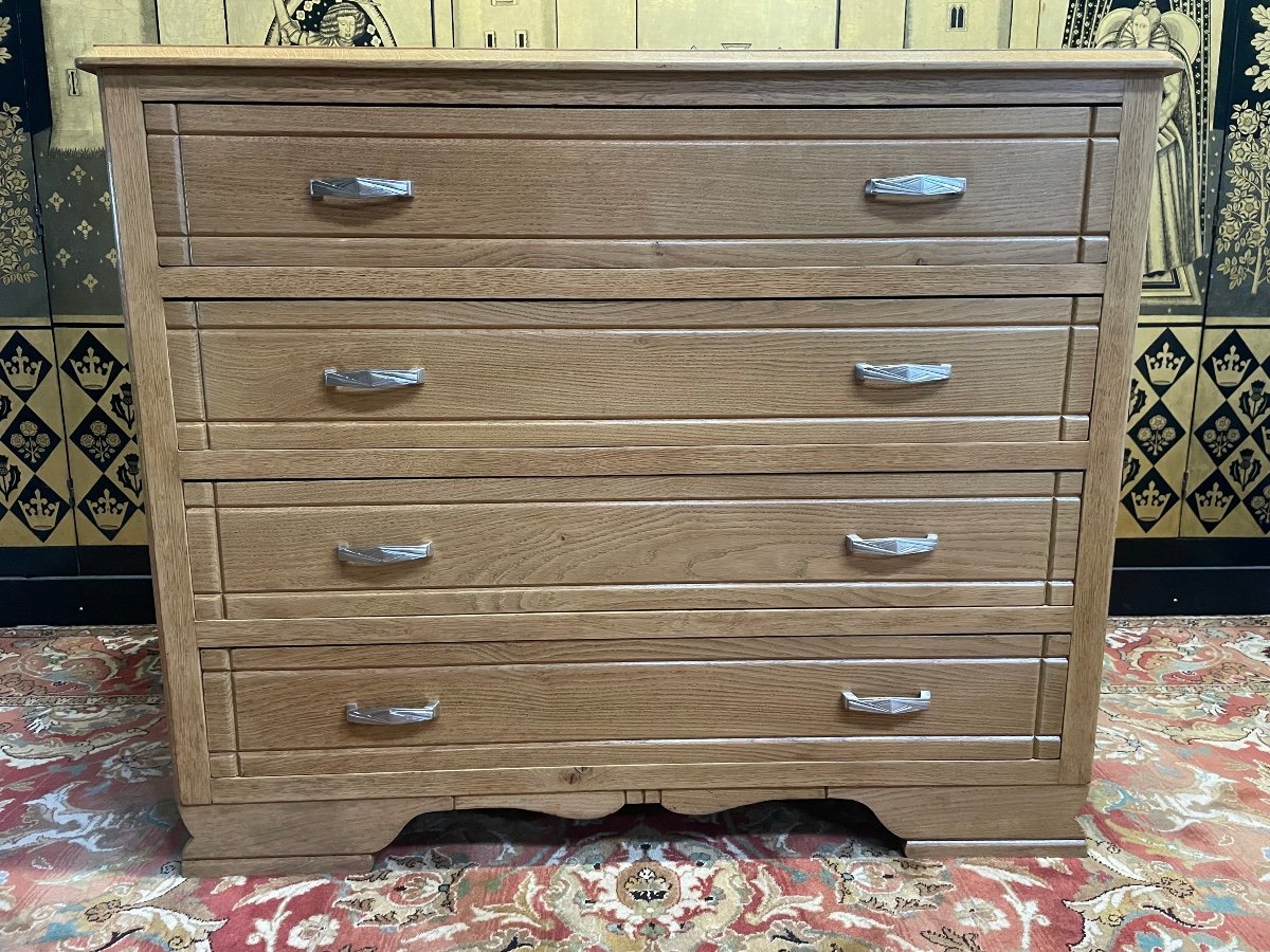 Art Deco Period Chest Of Drawers In Solid Oak 