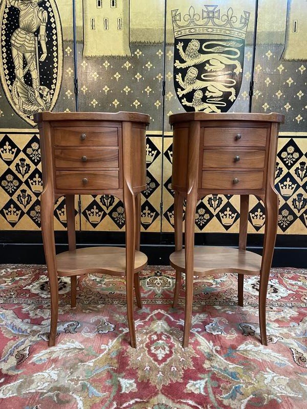 Pair Of Louis XV Style Bedside Tables - Transitional Walnut 