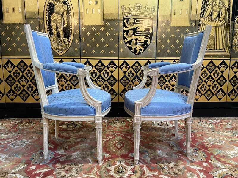 Pair Of Louis XVI Style Cabriolet Armchairs-photo-3