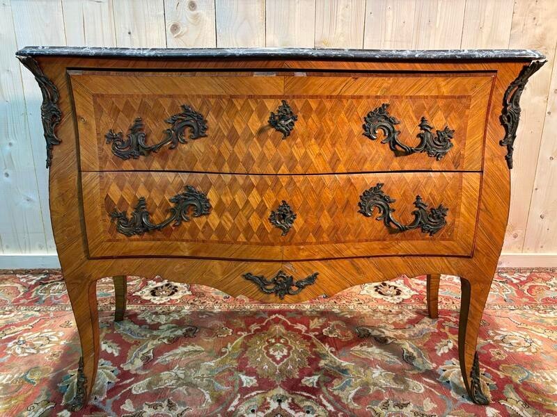 Commode De Style Louis XV Marquetée 