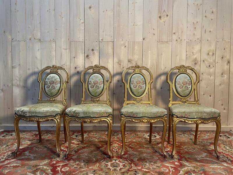 Suite De 4 Chaises En Bois Doré Napoléon III