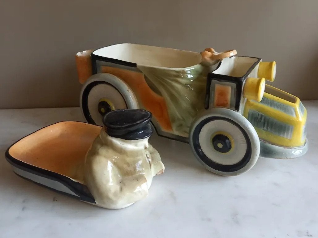 Car Shaped Tobacco Jar-photo-1