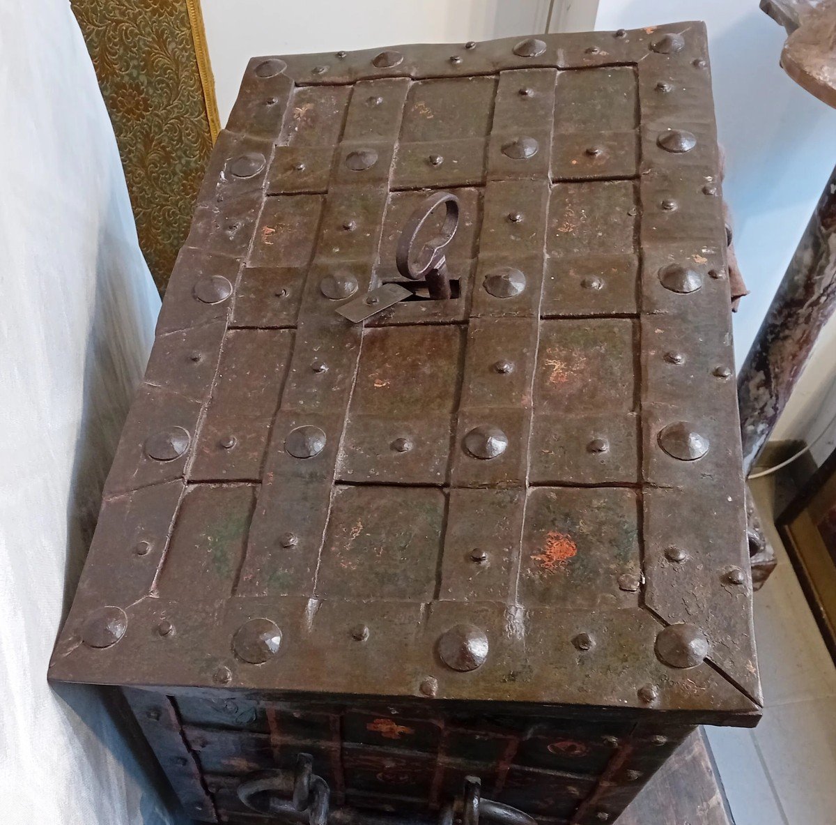 Nuremberg Chest-photo-1