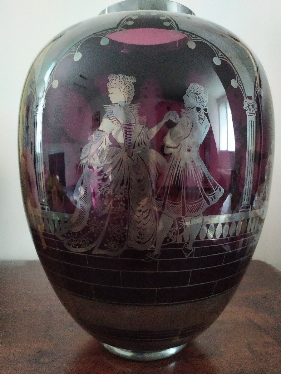 Grand Vase Art Deco - Verre Souffle – XXème Siècle.