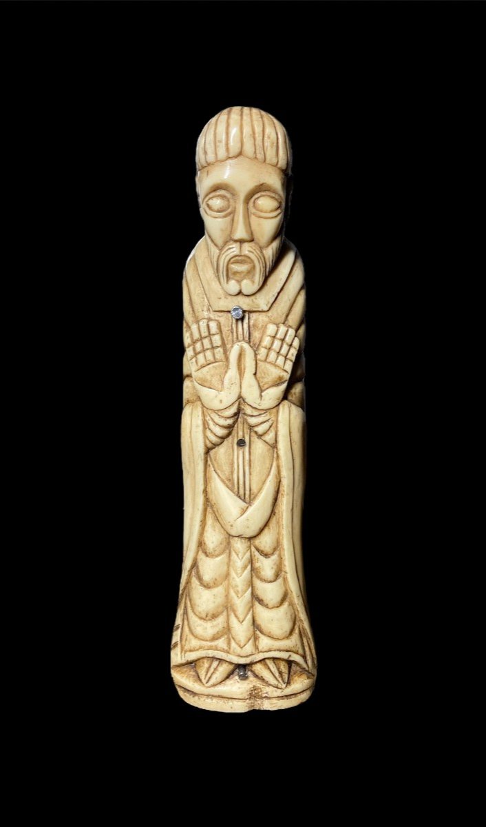 12th Century - Meuse - Bone - Poupèe De Chasse Depicting Religious Figure