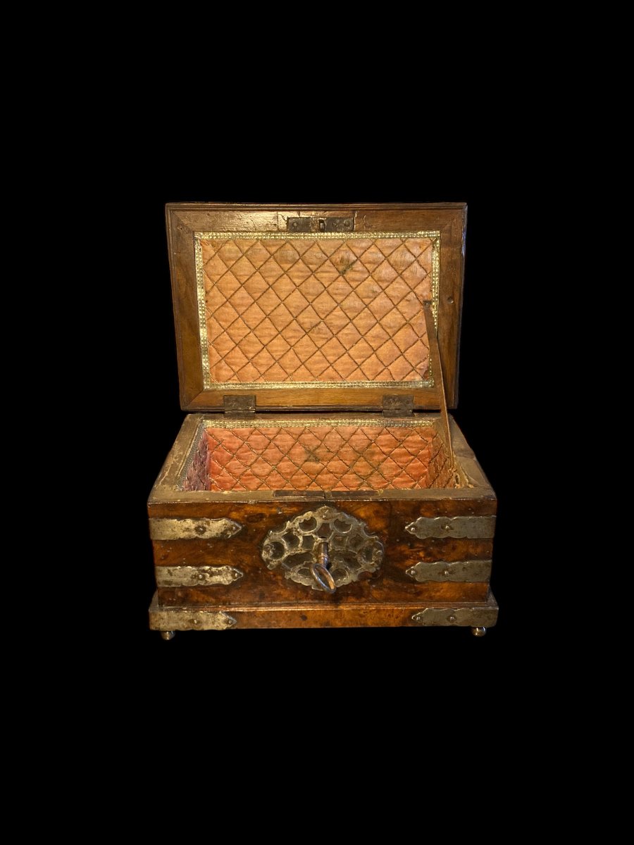 17th Century - Venetian Casket In Walnut Veneer And Ebony-photo-1