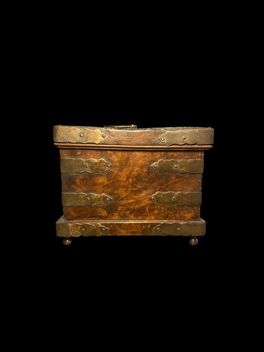 17th Century - Venetian Casket In Walnut Veneer And Ebony-photo-3