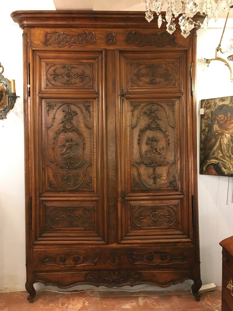 Façade d'Armoire En Noyer Début XVIIIe