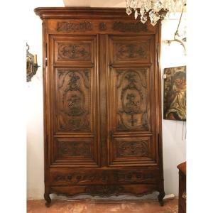 Façade d'Armoire En Noyer Début XVIIIe