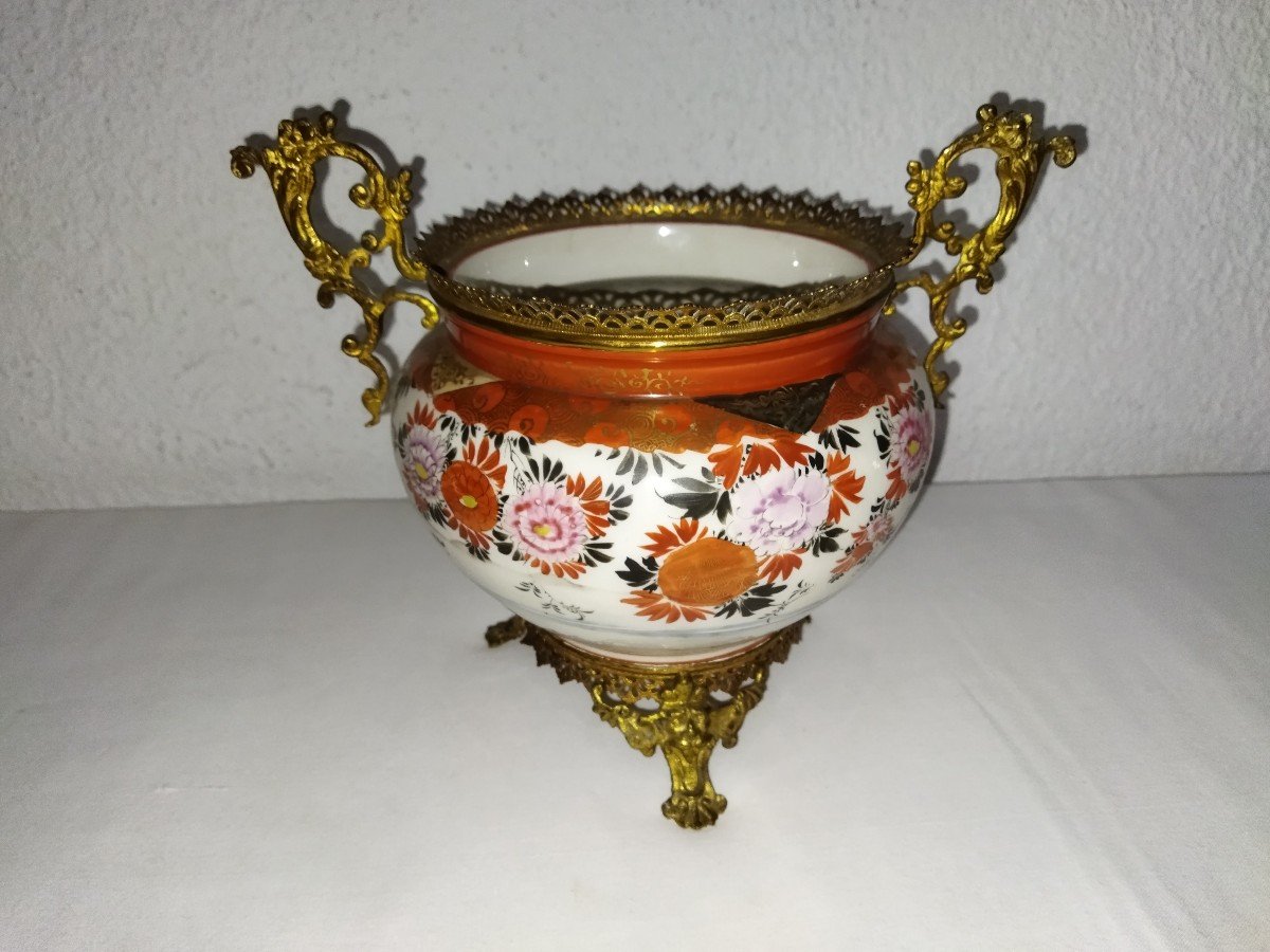 Japanese-style Flowerpot On Tripod Base In Gilded Bronze, 19th Century