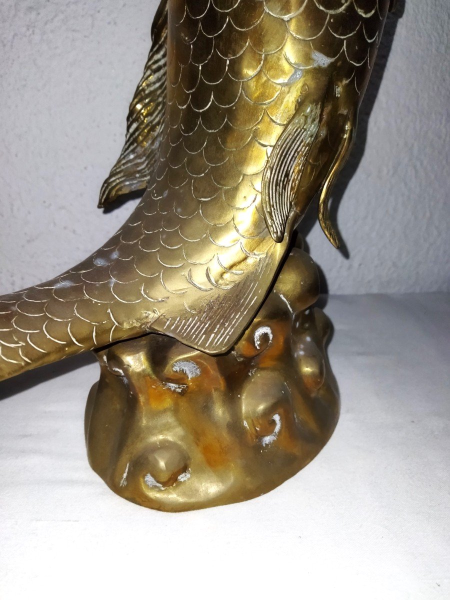 JAPON Grande Carpe Koi En Bronze Vase Sur Piédouche Décor De Vagues 45cms-photo-3