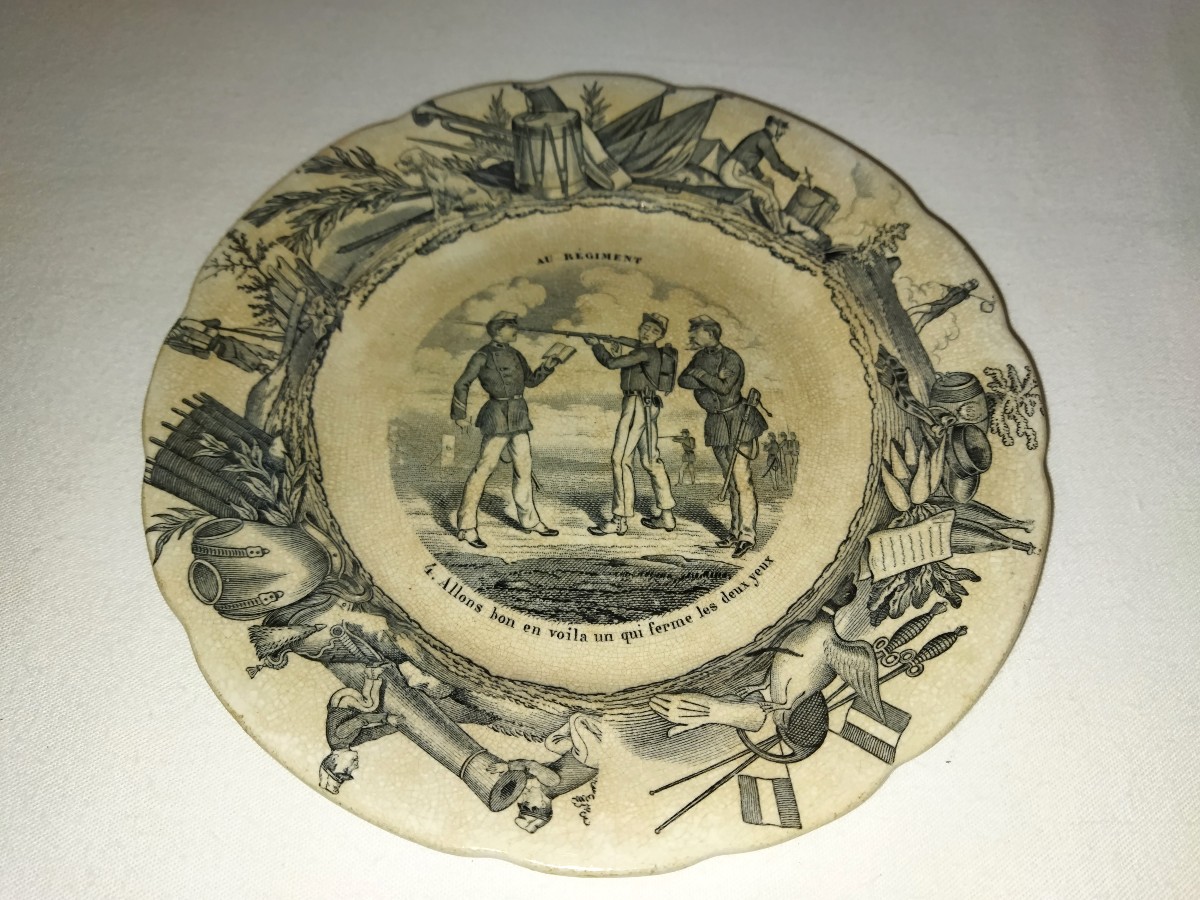 Choisy-le-roy H&b Militaria Legendary Plate "at The Regiment" No. 4 Collection