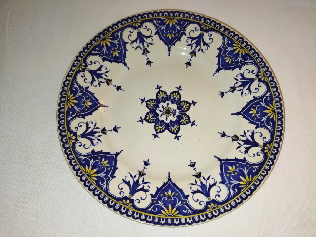 Sarreguemines "cluny" Earthenware Plate With Blue Floral Pattern Collection