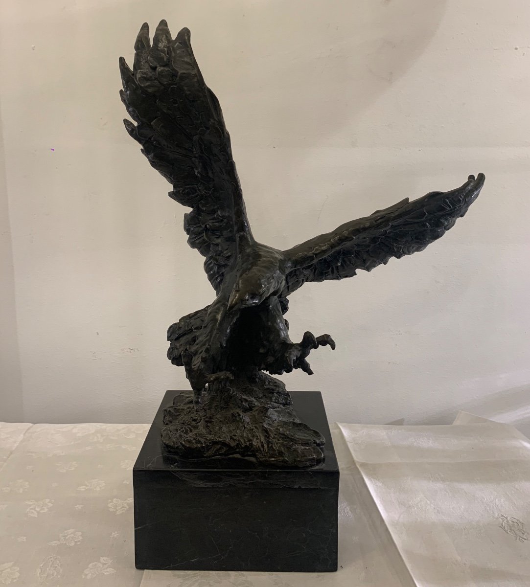 Bronze Statue Of A Hunting Eagle By Christophe Fratin